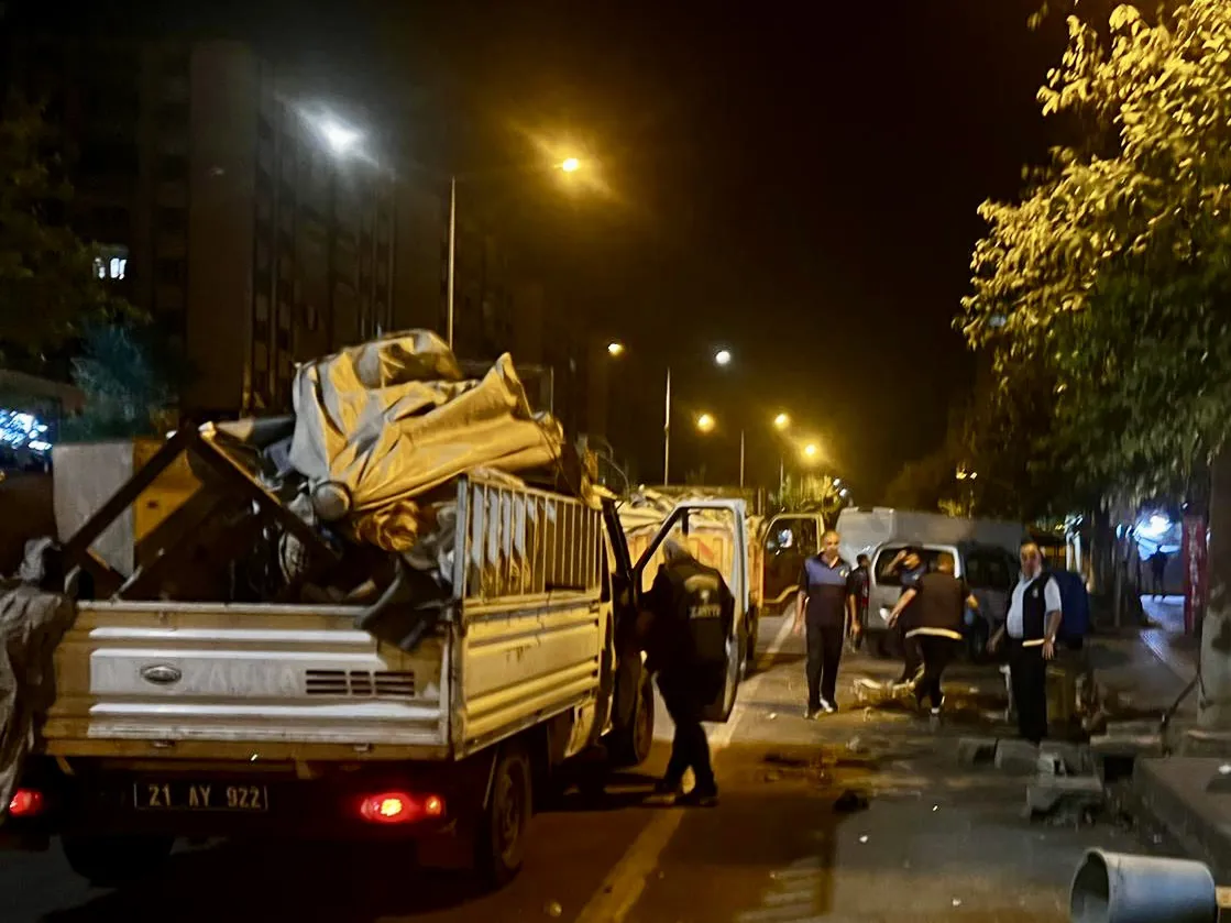 Tîmên polîsan li dijî desteserkirina rêyan li meydanê ne