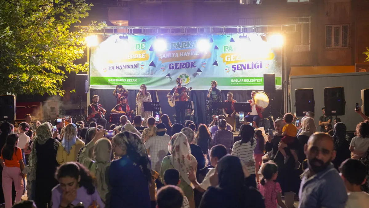 5 Nisan Meydan Parkı'nda rengarenk yaz şenliği düzenlendi