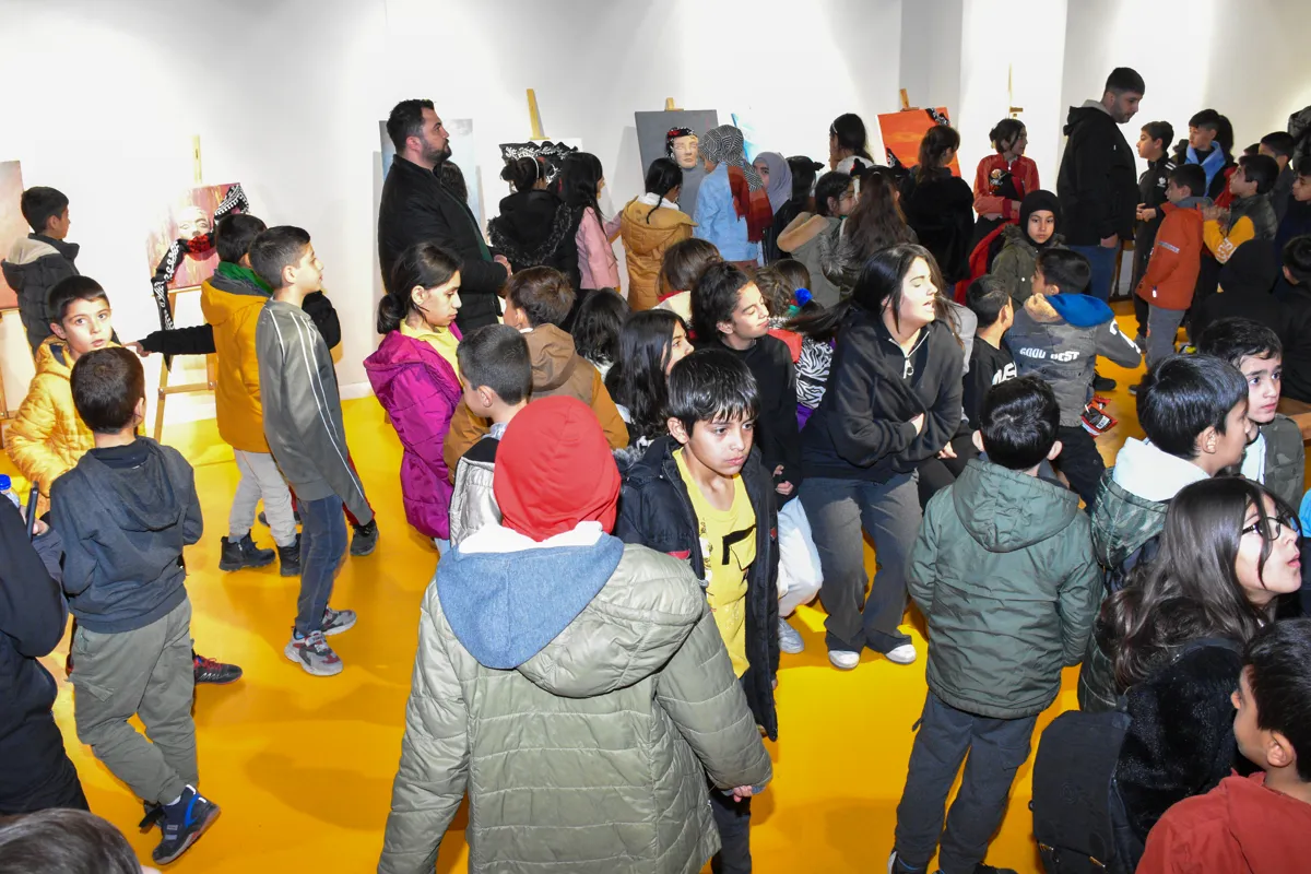 Zarokan bi şanoyê re hevdîtin kirin