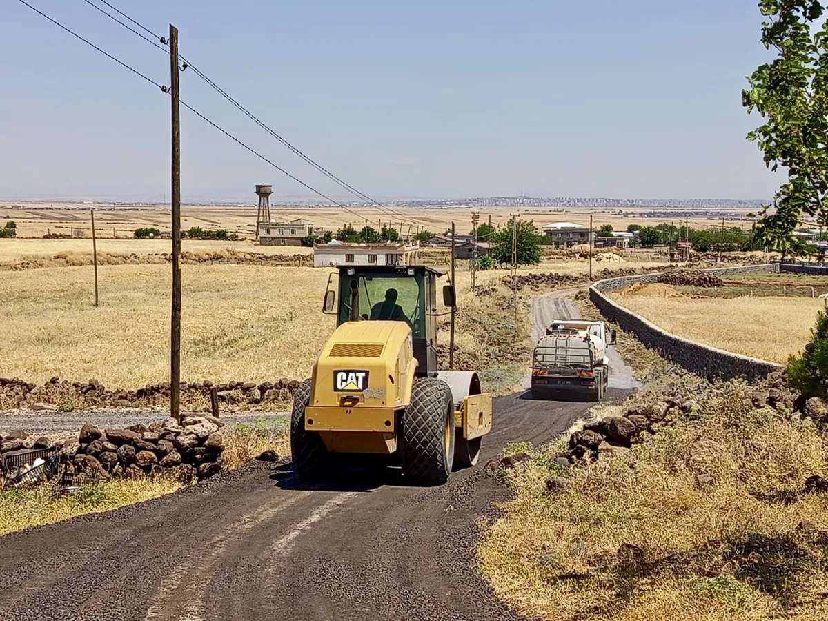 Buyuransu’da Yol Çalışmaları Başladı