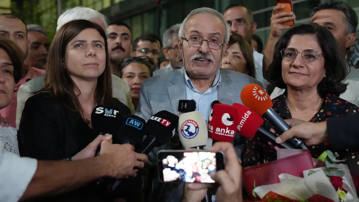 Selçuk Mızraklı Diyarbakır Havaalanı’nda karşılandı