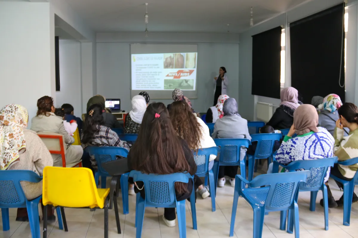 Semînerek ji bo hişyarkirina li ser HIV-AIDSê ji bo jinan hat lidarxistin.