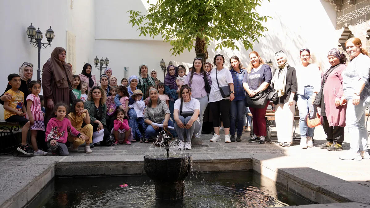 Geştek Roja Dayikan li navçeya dîrokî ya Sûrê hate lidarxistin