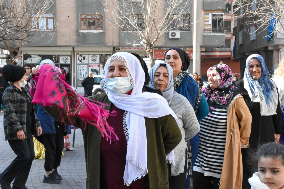 Festîvala Rengîn a 8ê Adarê li Taxa 5ê Nîsanê