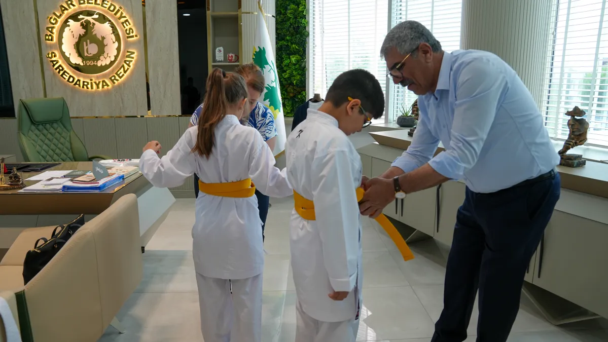 Serdana werzişvanên şampiyon û werzişvanên kemerên zer bo Hevserokan