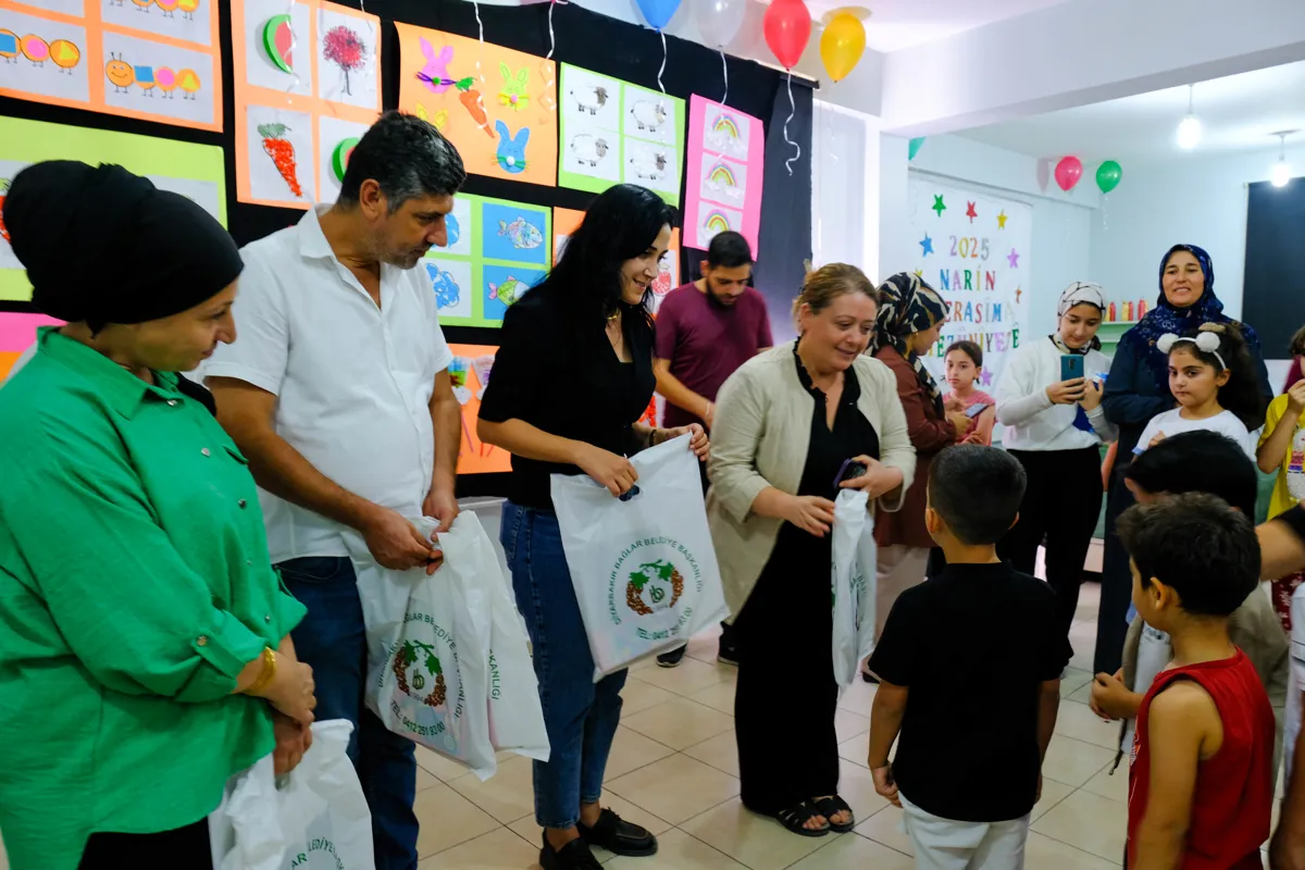 Narin’de renkli yaz sonu şenliği düzenlendi