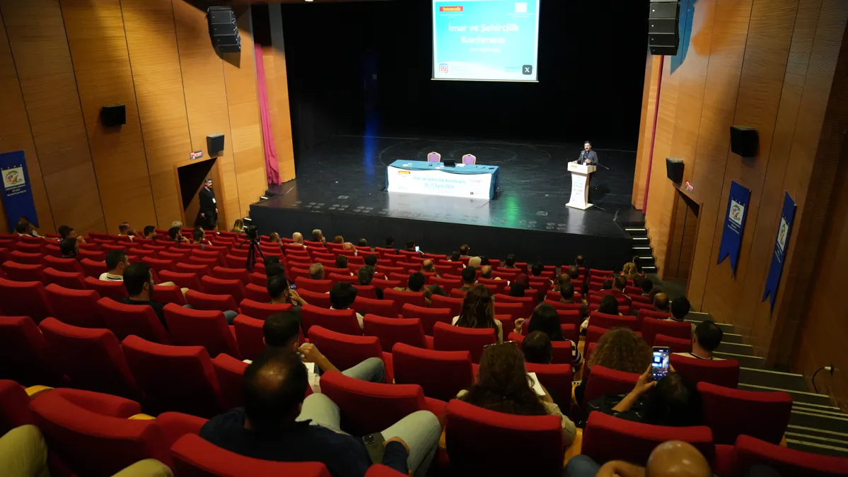 Eşbaşkanlar İmar ve Şehircilik Konferansı'na katıldı