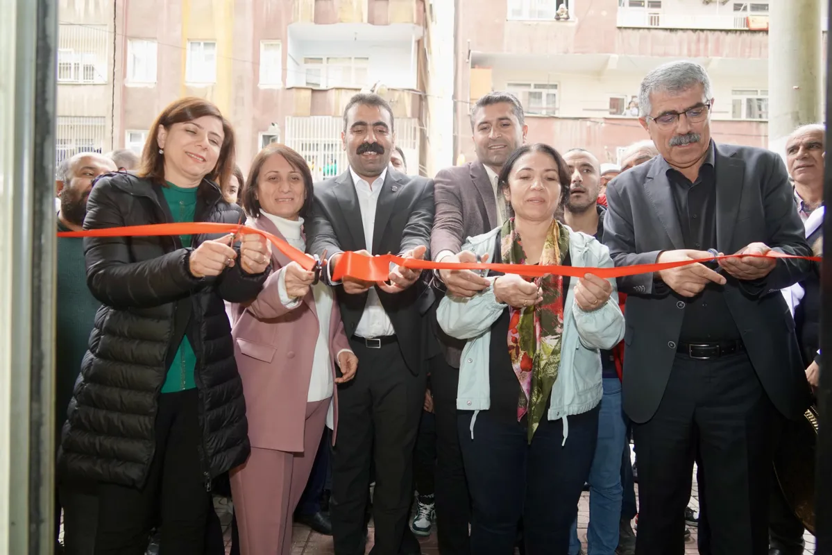 Hevserok Siraç Çelîk li Baglarê beşdarî vekirina xwaringeha Halkê bû