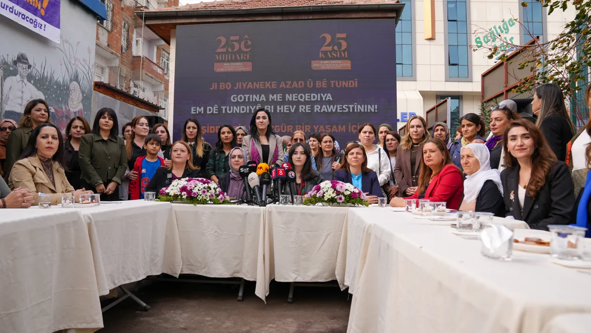 25 Kasım etkinliklerinin startı Rojin Kabaiş Dayanışma Merkezi’nde verildi