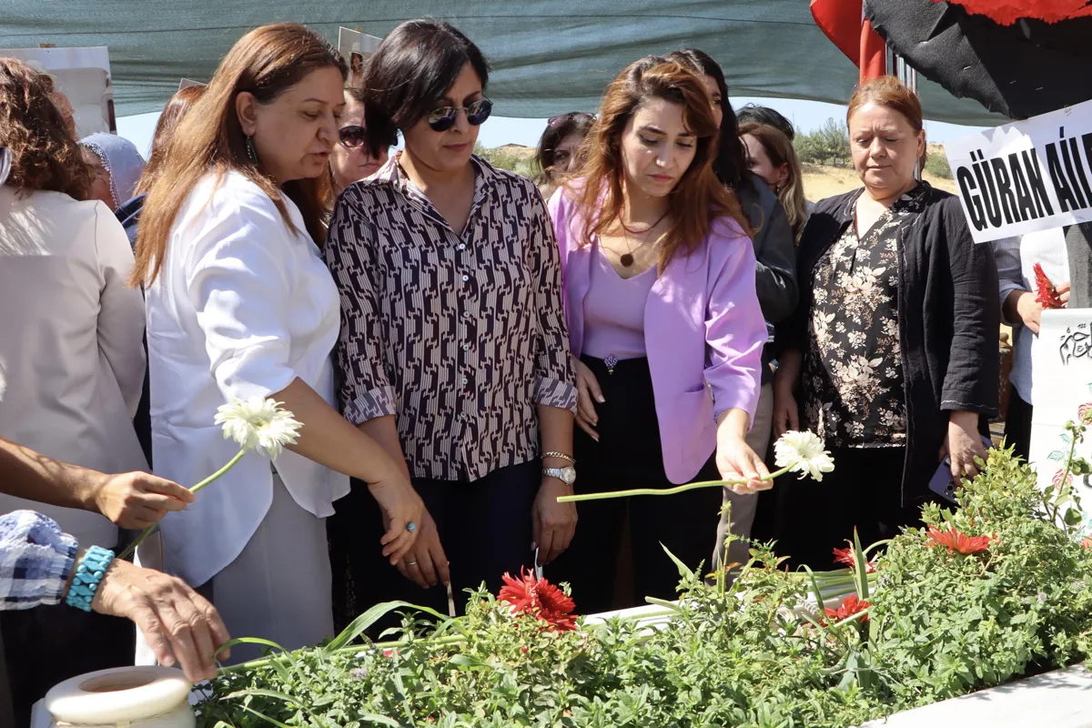 Narin, katledilişinin birinci yılında mezarı başında anıldı