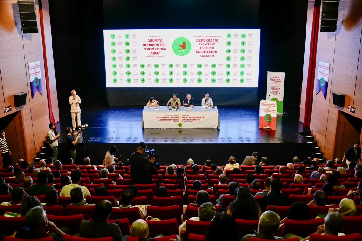 Eşbaşkanlar Demokratik Ekonomi ve Ekonomik Örgütlenme Çalıştayı'na katıldı