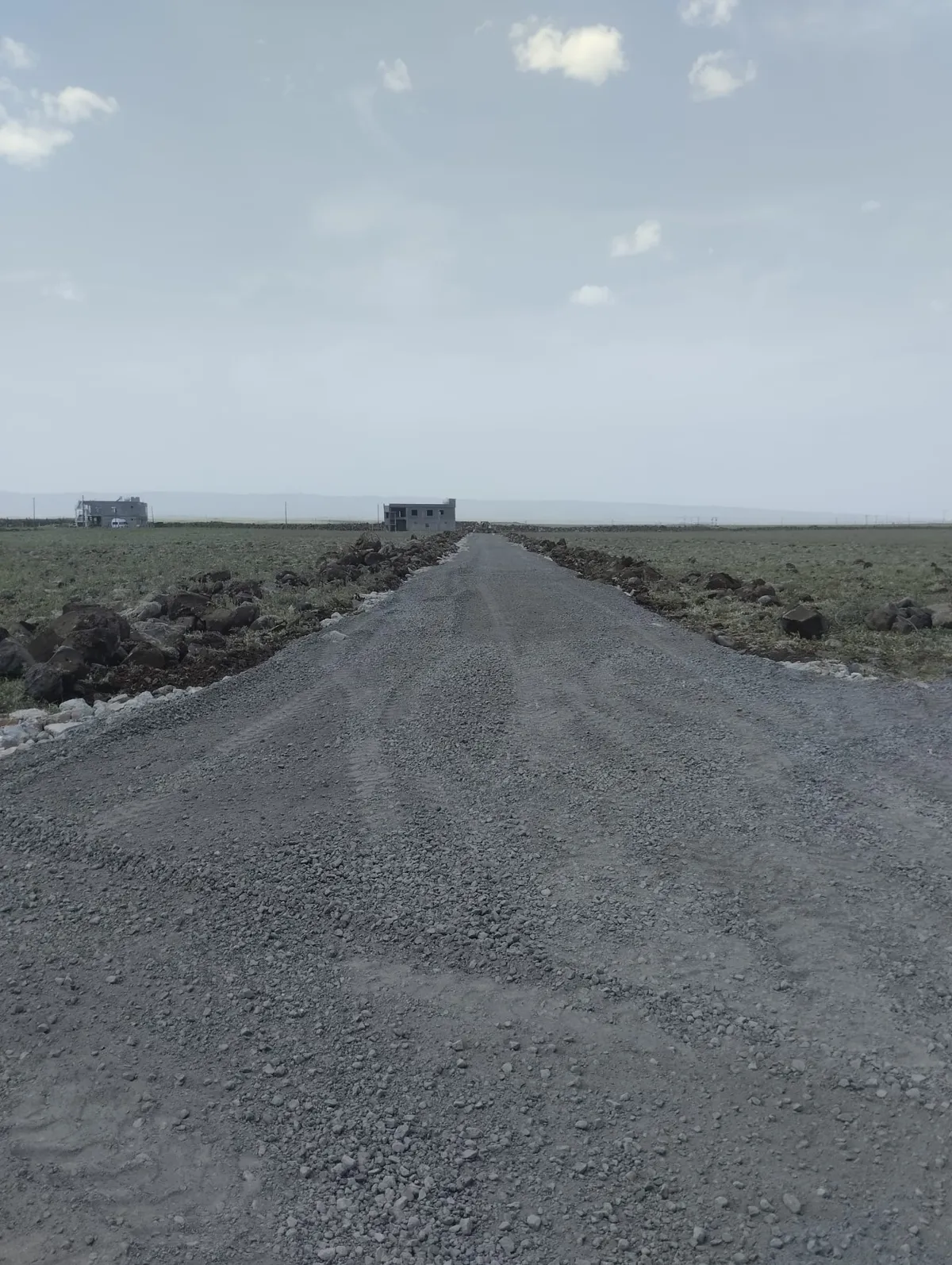 Xebat li gundewarên Şehbayê berdewam dike