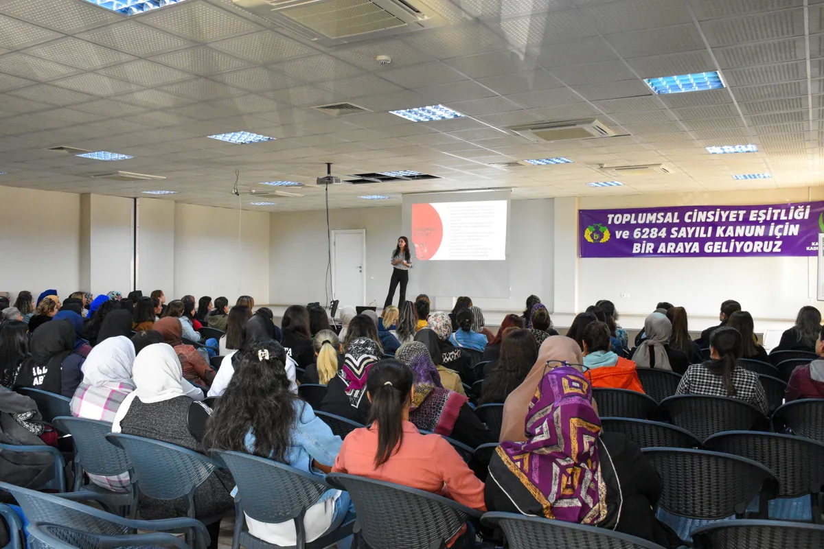 Semînerek li ser 'zayendê' û Qanûna Hejmar 6284 ji karmendên jin re hat dayîn.