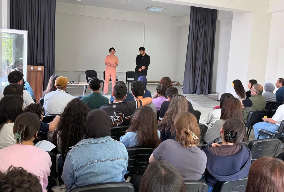 Kürt Dili ve Edebiyatı öğrencileriyle söyleşi düzenlendi