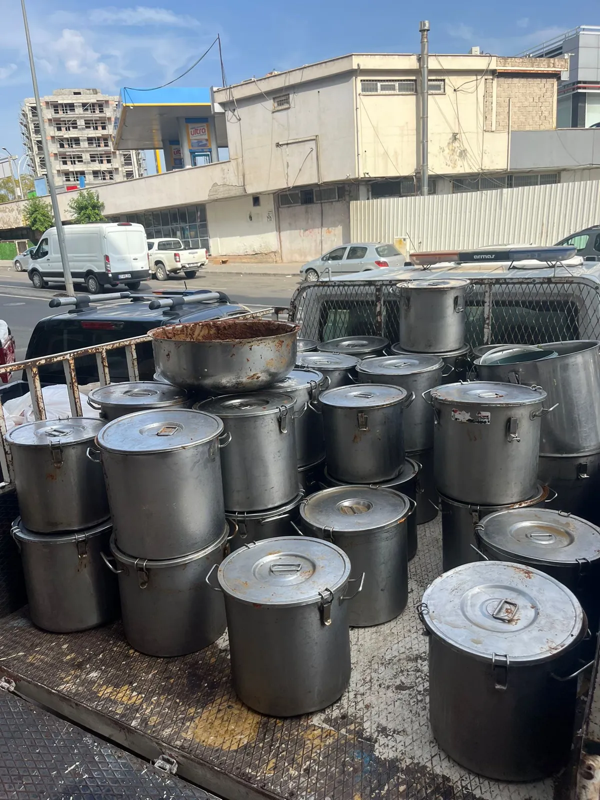 2 bin kilogram tarihi geçmiş ürün imha edildi, iş yeri mühürlendi