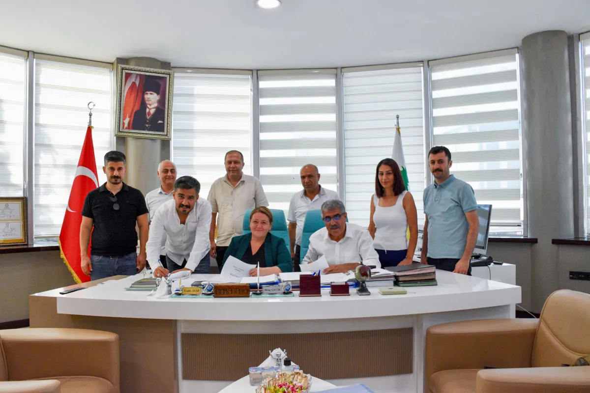 Peymana Karê Kolektîf di navbera Şaredariya Bağlar û Tüm Bel-Sen de hate îmzekirin.