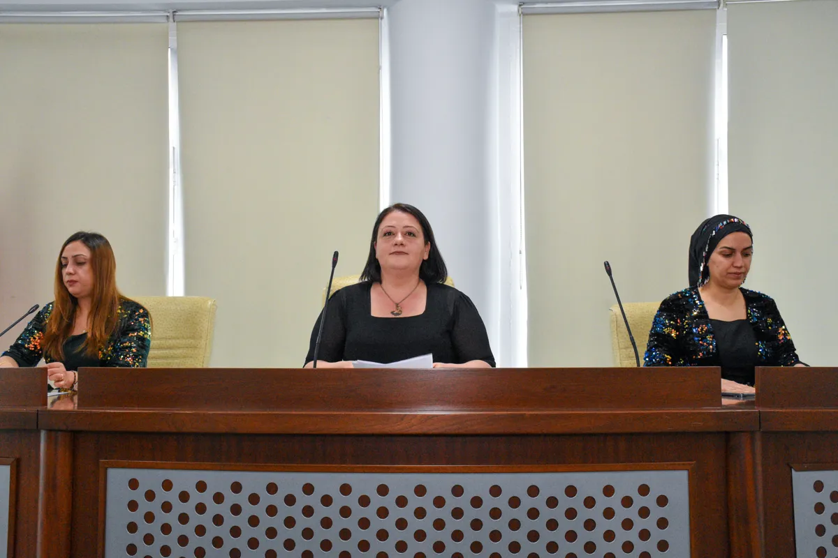 Girîngiya 8ê Adarê di Civîna Meclîsê de: Hevserok Ayaz û Endamên Jin ên Meclîsê beşdarî Meclîsê bûn