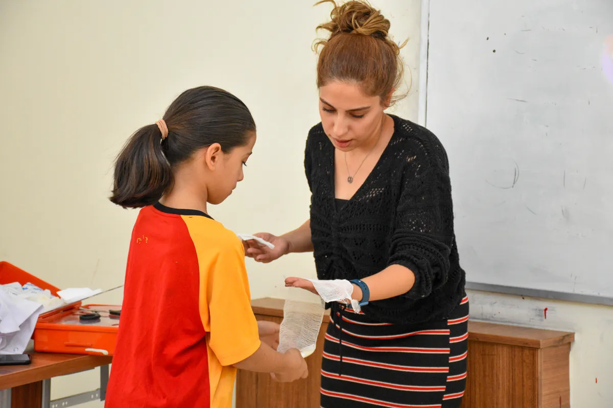 Perwerdehiya alîkariya yekem ji zarokan re hat dayîn