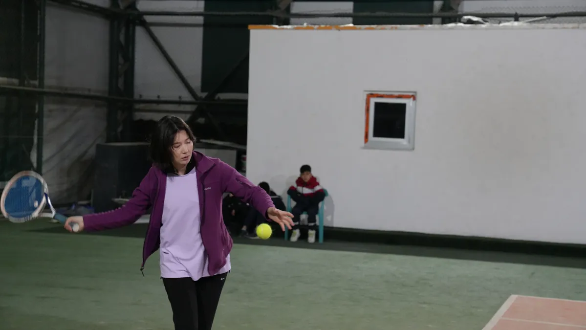 52 werzişvanên jin di Turnuvaya Tenîsê ya 8ê Adarê de pêşbazî kirin