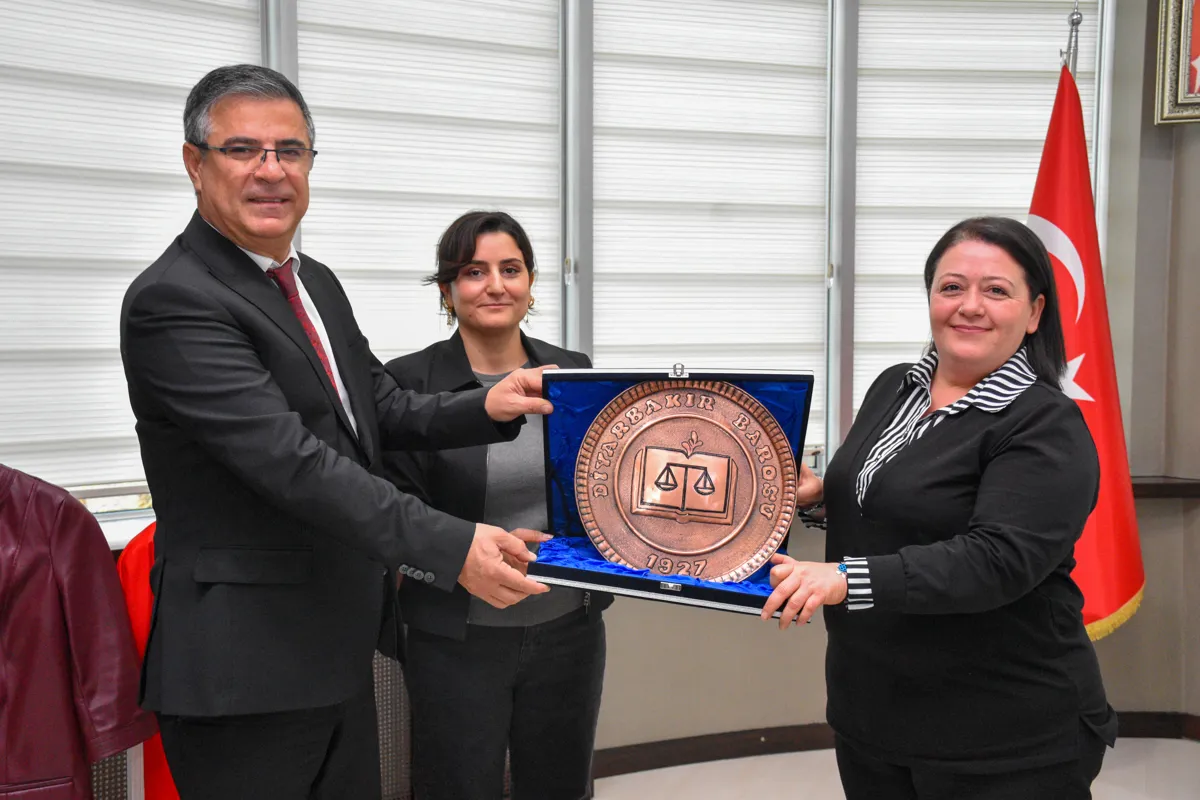 Baroya Amedê serdana Şaredariya Bağlarê kir