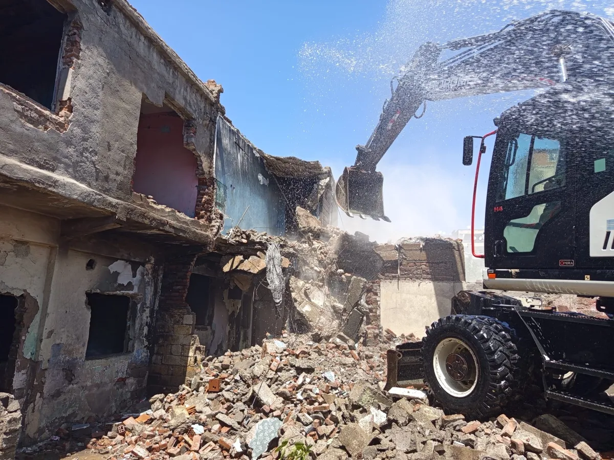 Hilweşandina avahiyên terikkirî li Taxa Kaynartepe berdewam dike