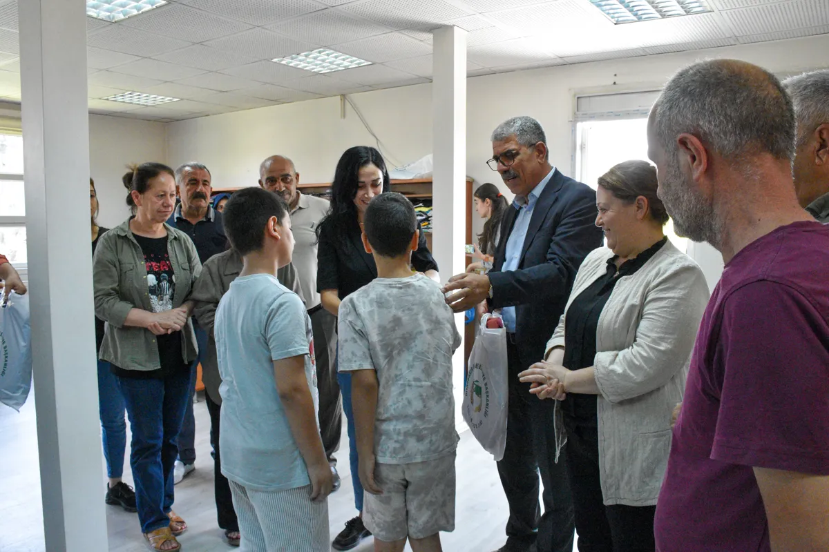 Okul öncesi çocuklarla dayanışma: 1500 çocuğa okul çantası ve kırtasiye desteği