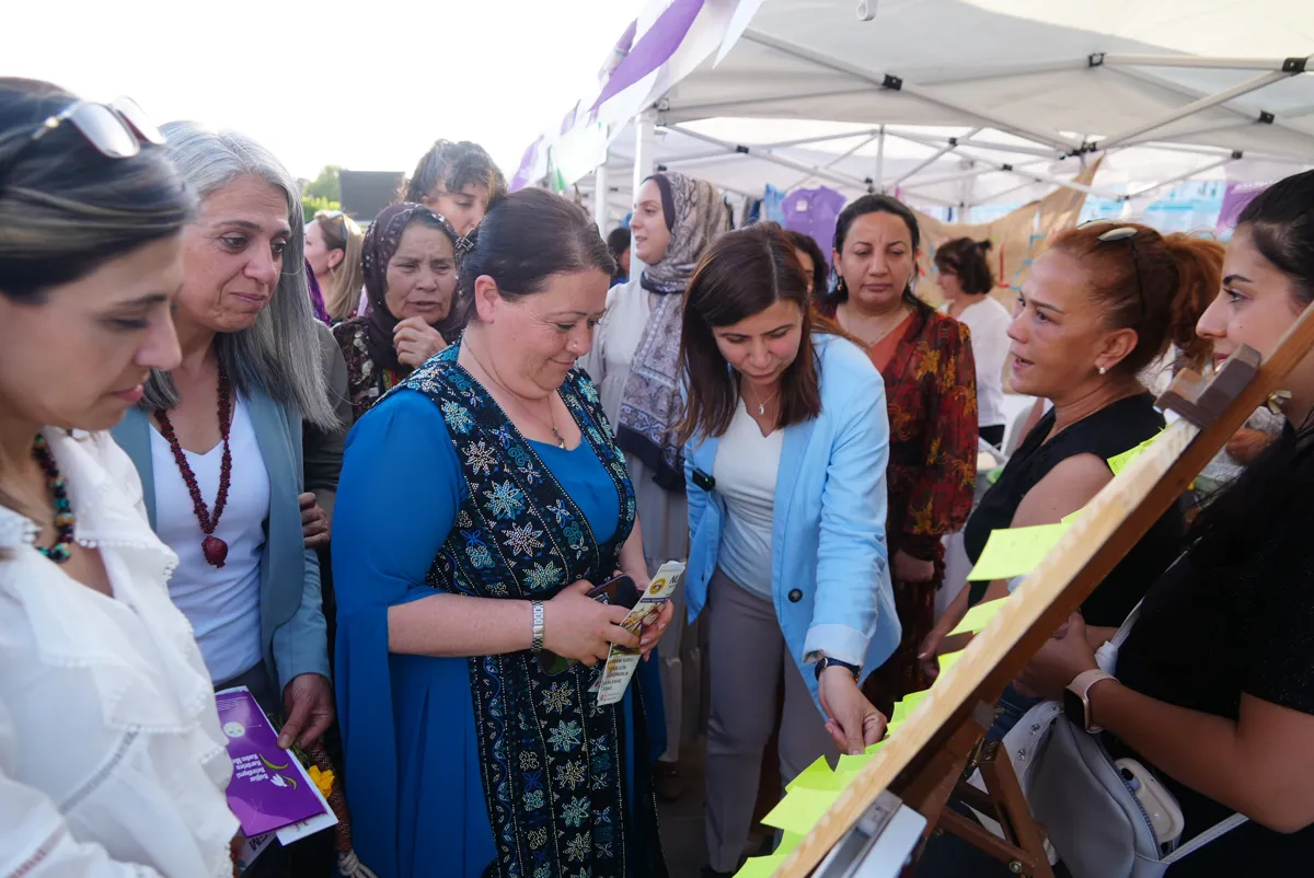 Civîna Jin, Ked, Çand û Hunerê ya Amedê eleqeyek mezin kişand