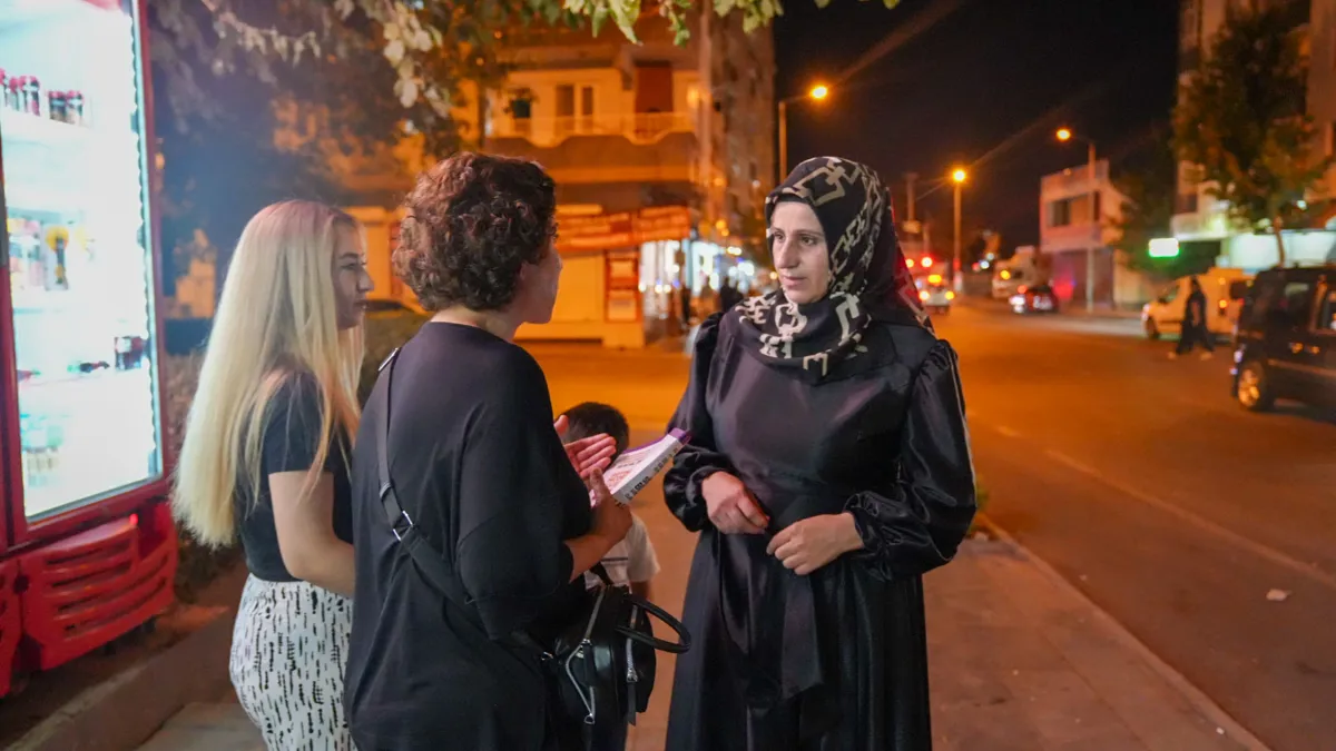 Çalakiyên hişyarkirinê yên li dijî şîdeta li ser jinan berdewam dikin