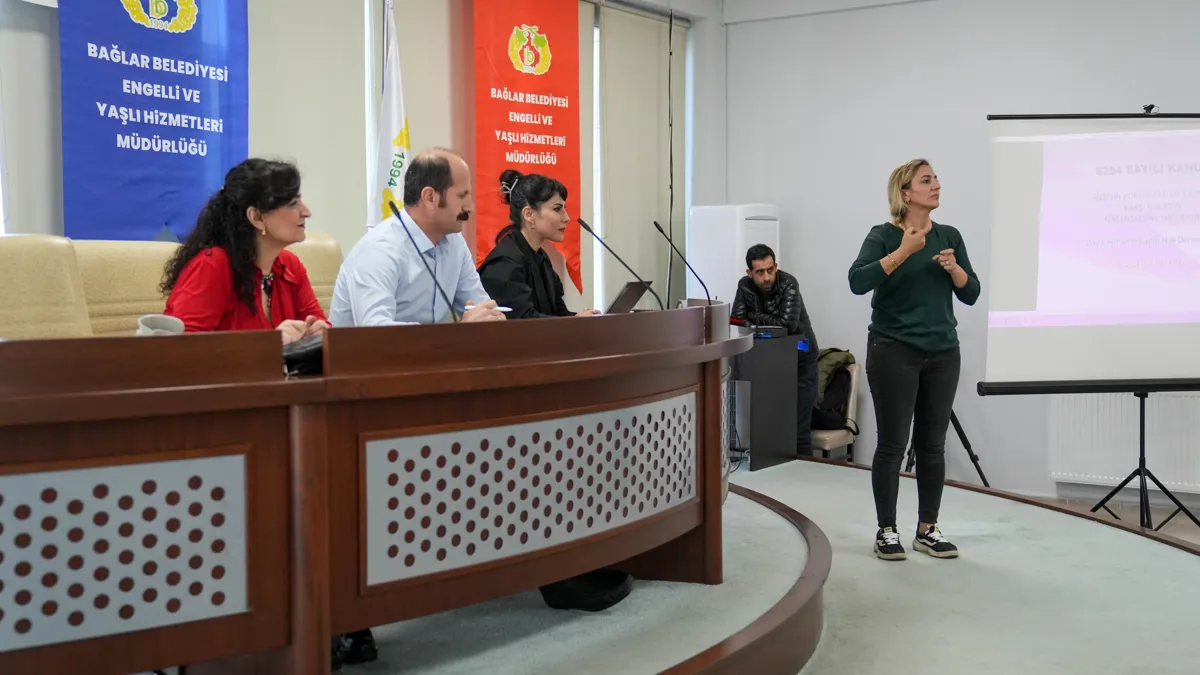 25 Kasım: Engelli ve Yaşlı Hizmetleri Müdürlüğü söyleşi düzenledi