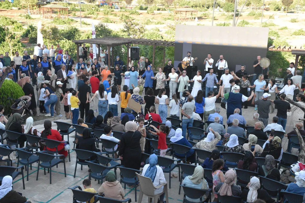 FESTÎVALA DEMOKRASIYÊ LI TAXA BAĞCILAR: DESTPÊKEKE XURT JI BO BUTÇEYA BEŞDARBÛYÎ