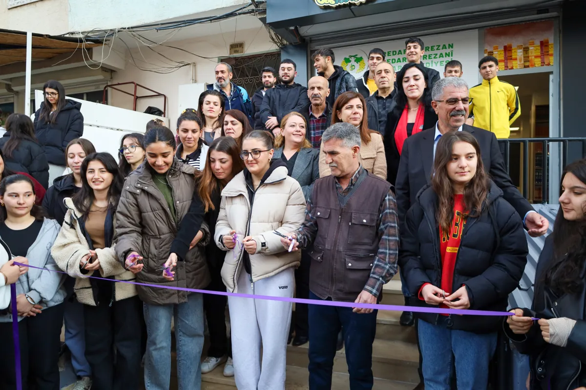 Adını Kürt kadın tarihçi ve yazardan alan  Mesture Erdelan Kütüphanesi açıldı