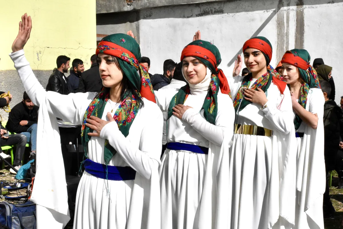 Festîvaleke 8ê Adarê ya geş li Taxa Buyuransu