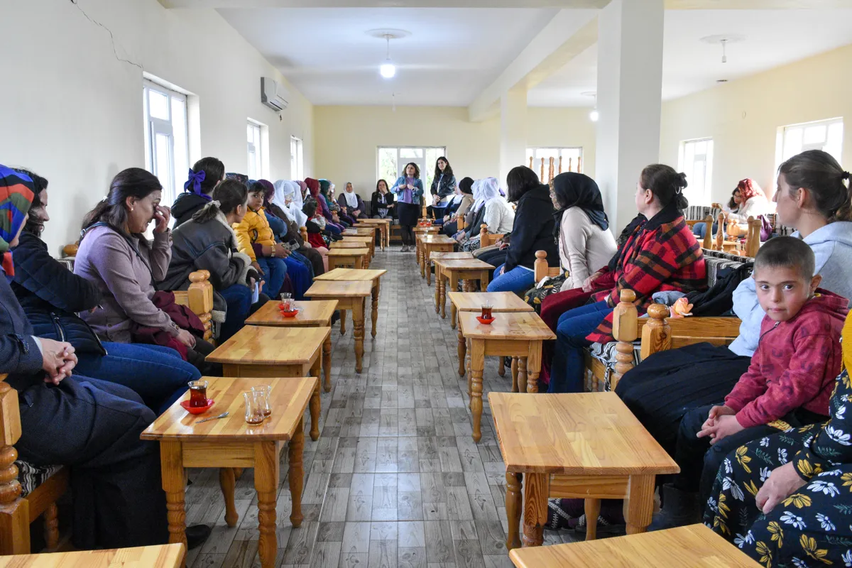 Li Taxa Yukarî Mollaalî li dijî şîdeta li ser jinan perwerdehiya hişmendiyê hat dayîn.