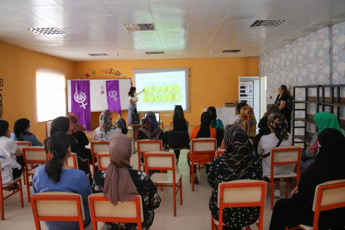 Semînera tenduristiya Kurdî: Jin li ser penceşêra memikê hatin agahdarkirin