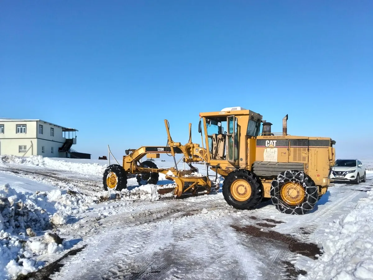 Kırsal Mahallelerde Çalışmalarla Ulaşım Sağlanıyor