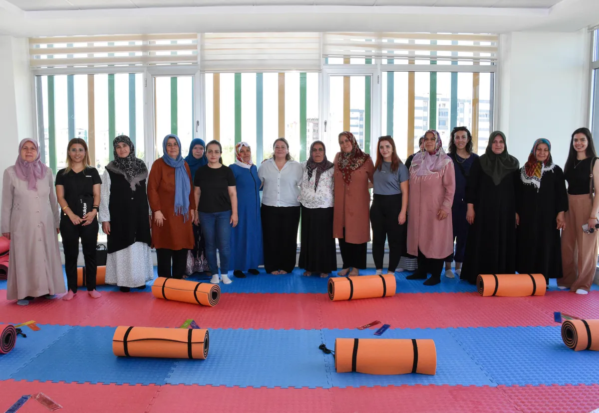 Hevseroka Leyla Ayaz beşdarî werzîşa sibehê ya bi jinan re bû