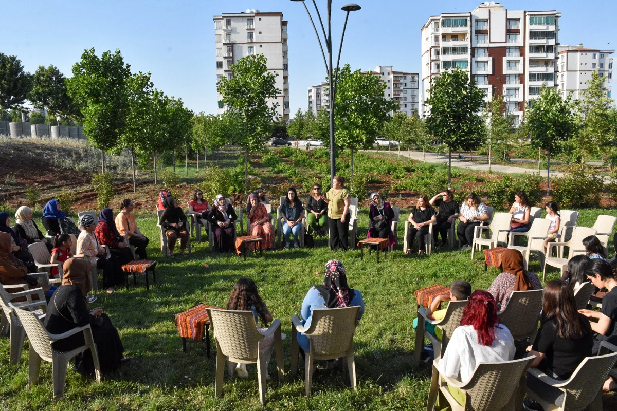 Civînên Jinan Dest Pê Kirin: Em ê Biryaran Bi Jinan Re Bidin, Ne Li Ser Maseyekê